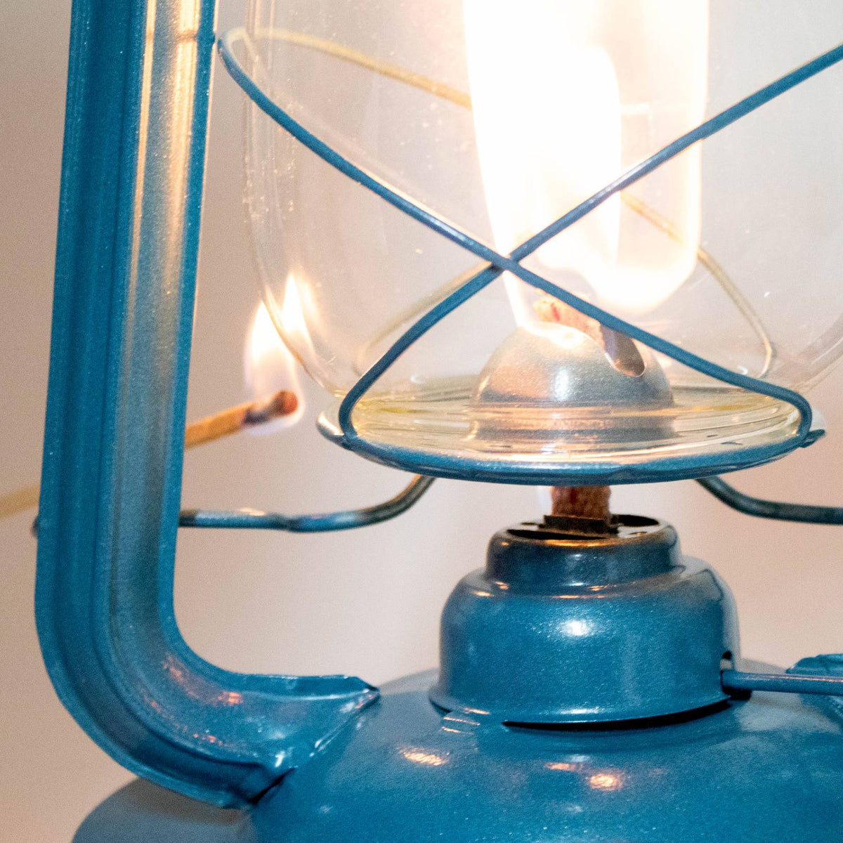 Rayo Royal Lantern