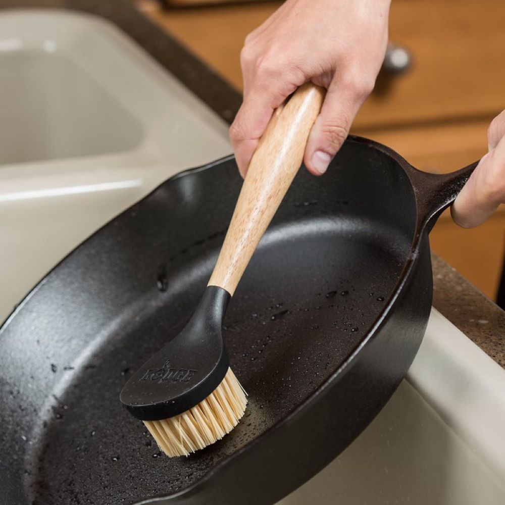 Lodge Scrubbing Brush for Cast Iron Cookware
