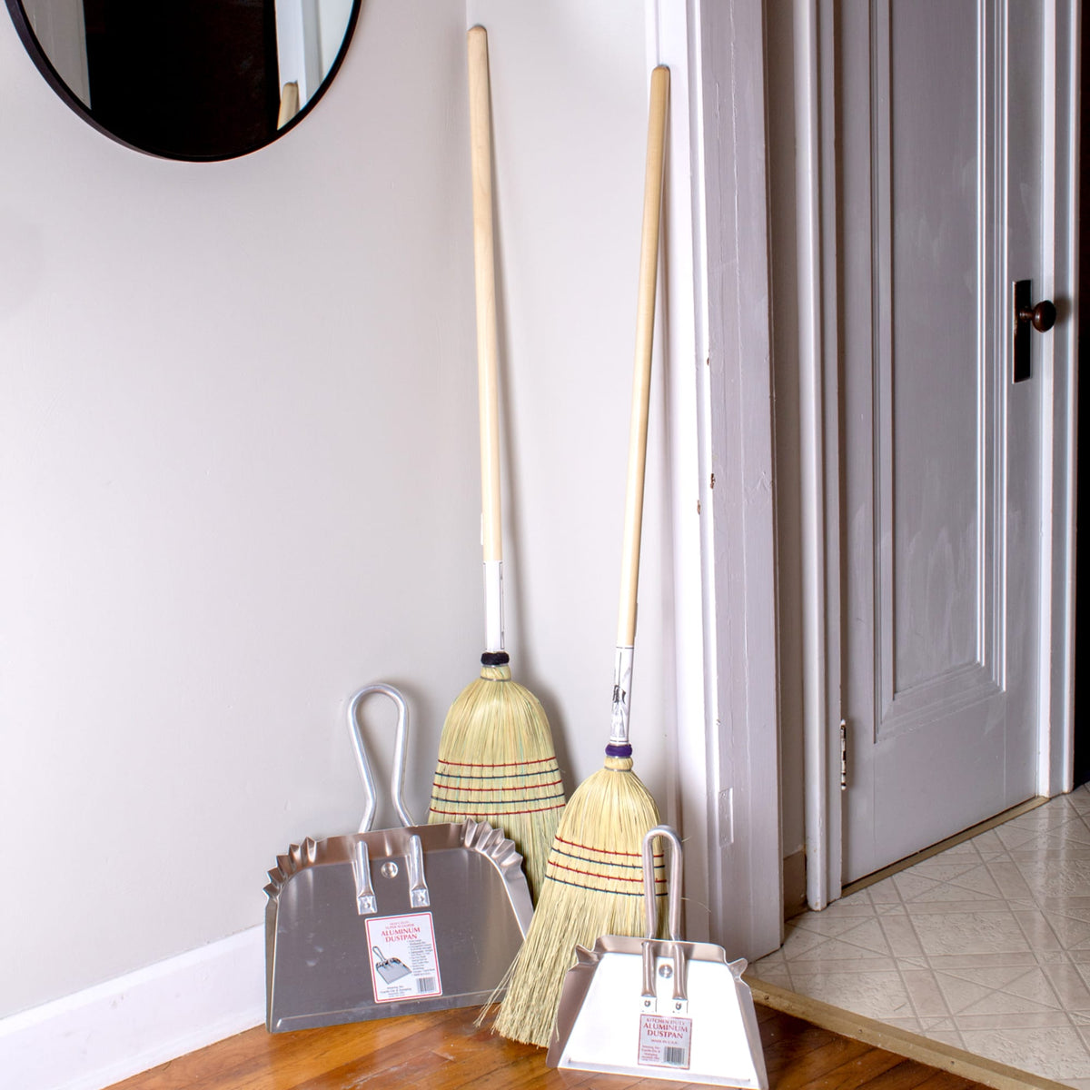 Stays-Flat Large Dustpan