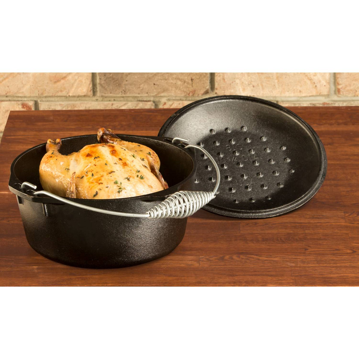 Lodge Logic Cast Iron Classic Dutch Ovens