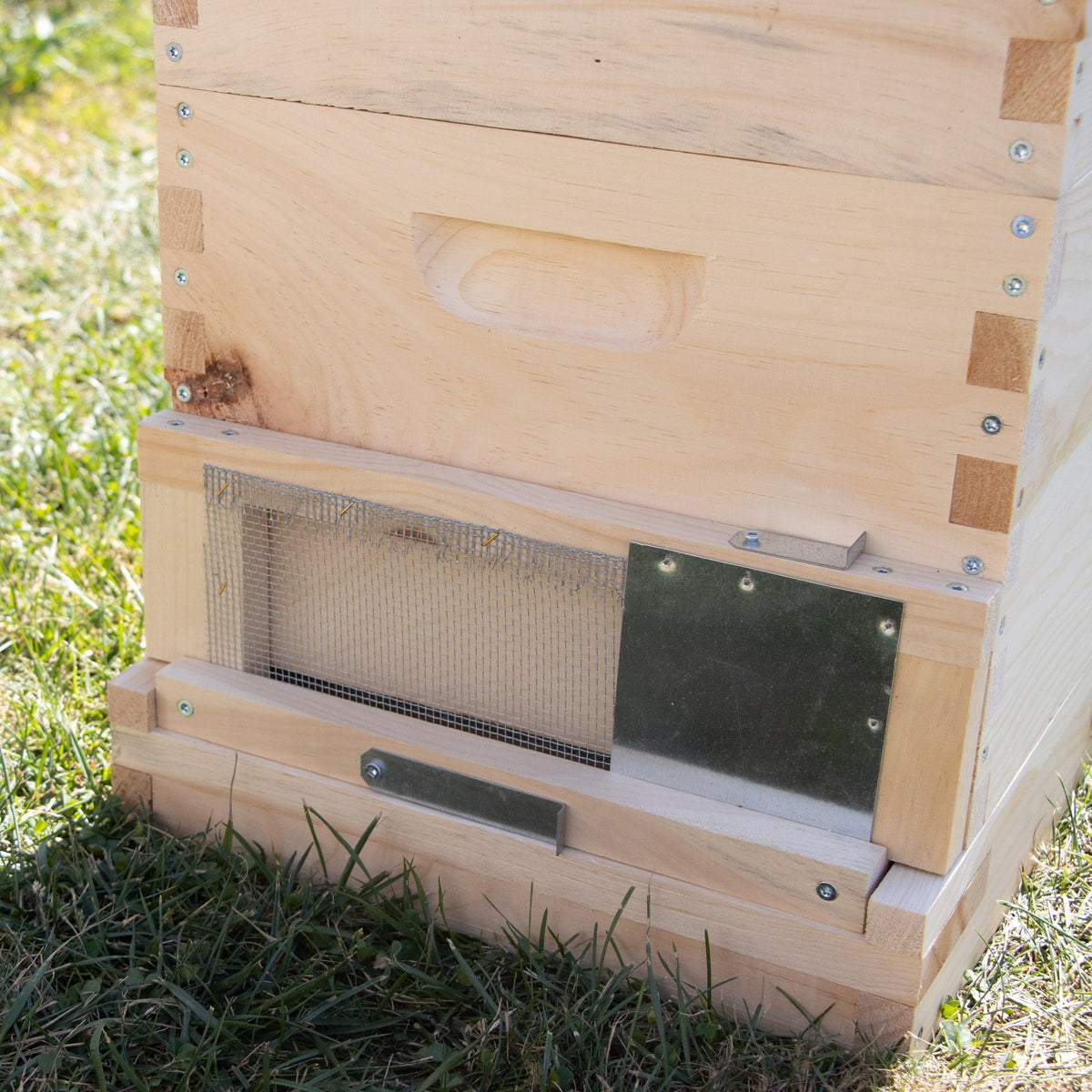 8-Frame Robbing Screen for Hive