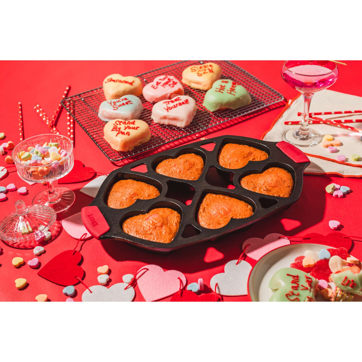Lodge Cast Iron Heart Mini Cake Pan