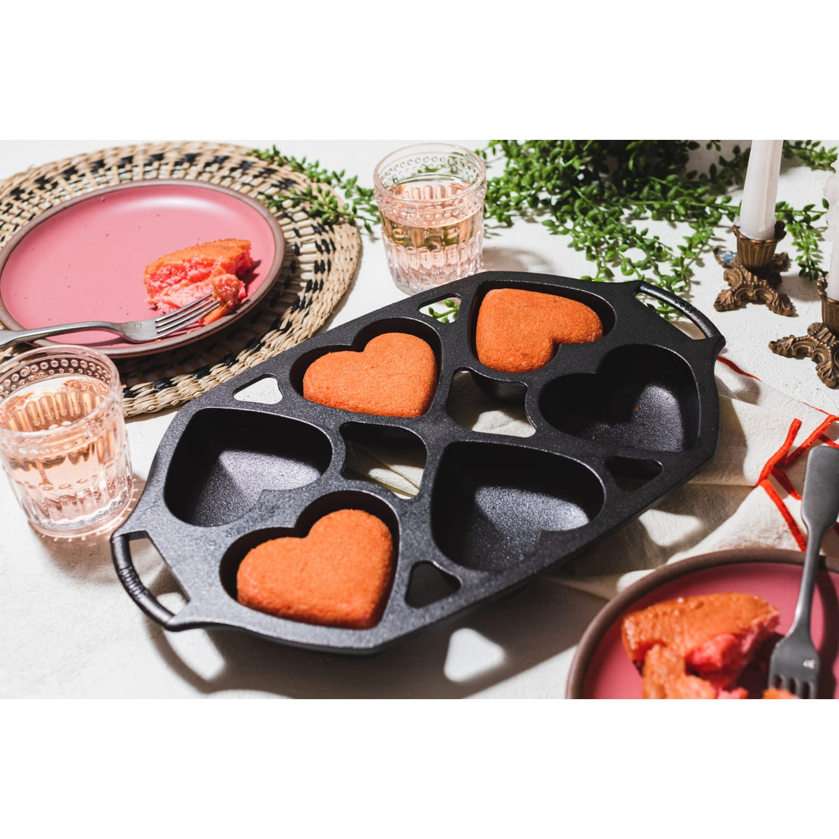 Lodge Cast Iron Heart Mini Cake Pan
