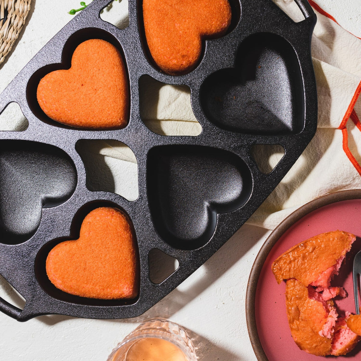 Lodge Cast Iron Heart Mini Cake Pan