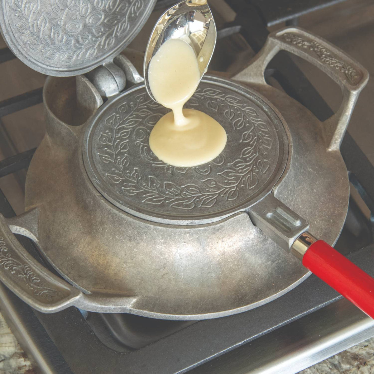 Stovetop Krumkake Iron/Pizzelle Maker