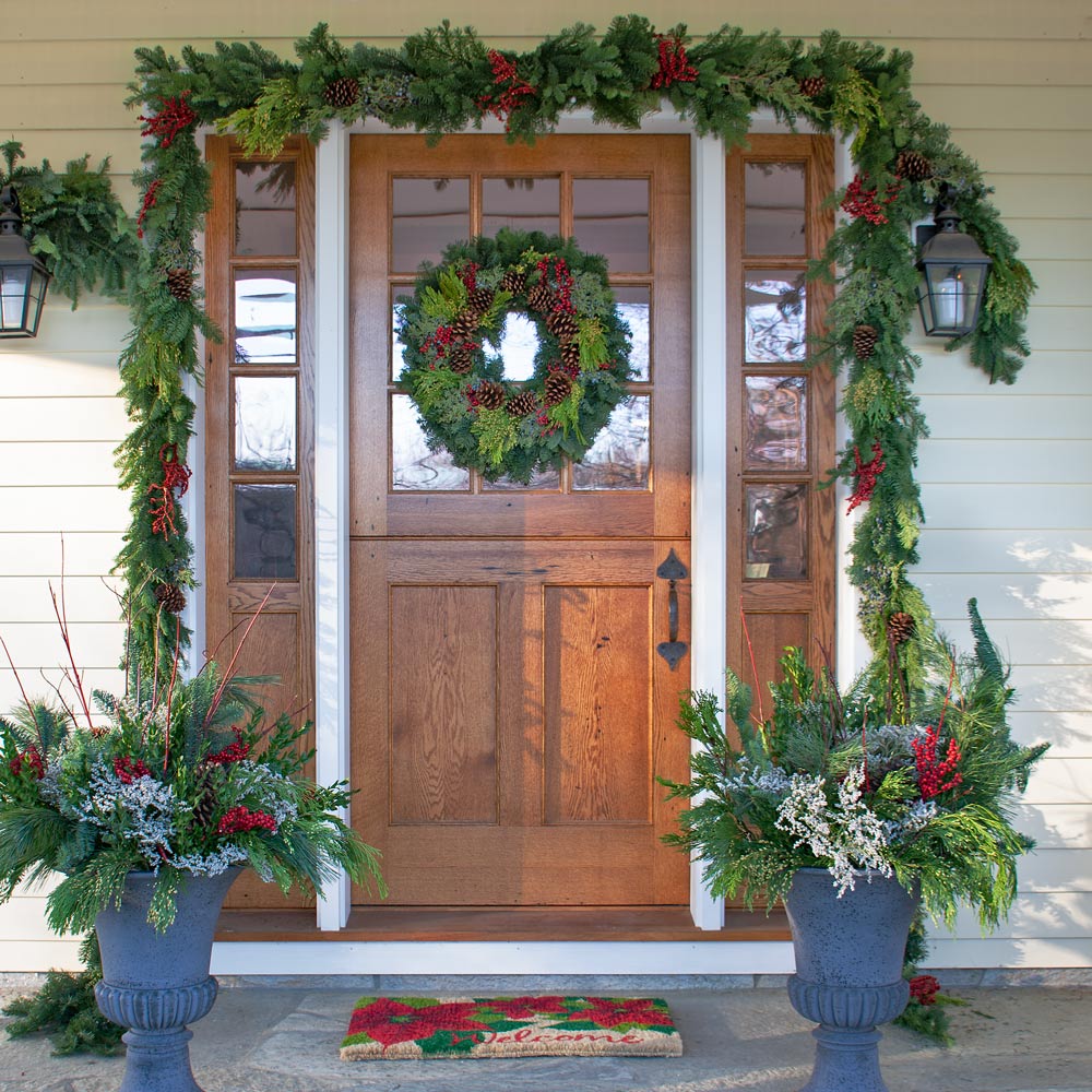 Canella Berry & Cone Door Roping, 12' long