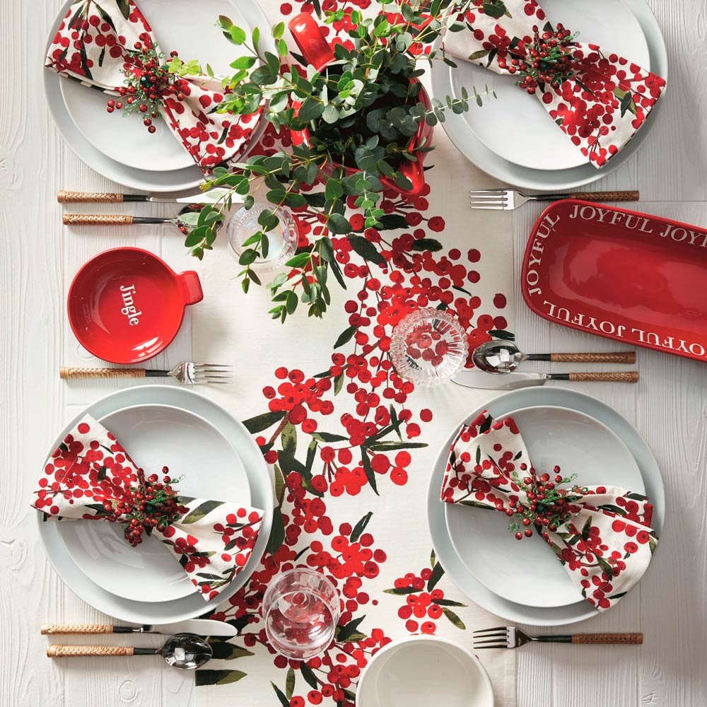 Holiday Berries Table Runner