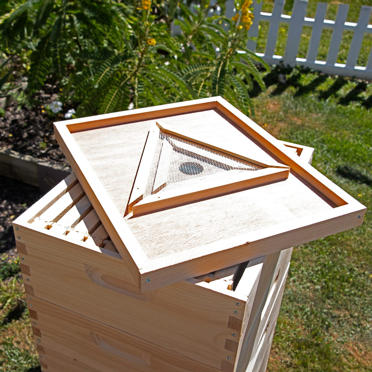 10-Frame Triangle Bee Escape Board for Hive