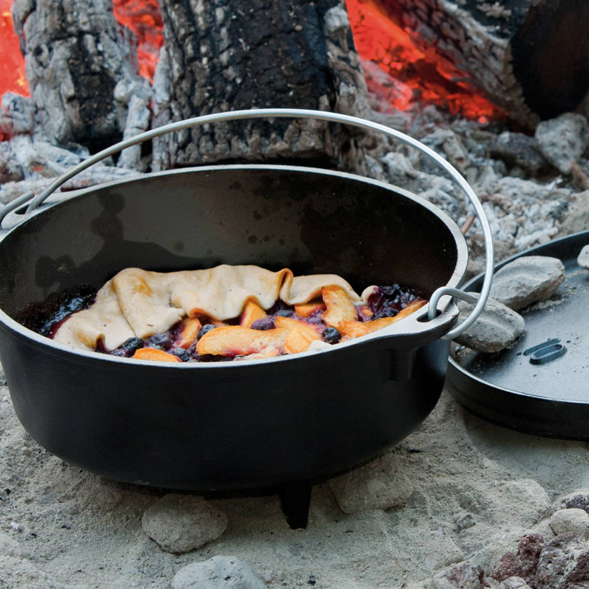 Lodge Cast Iron Camp Dutch Ovens