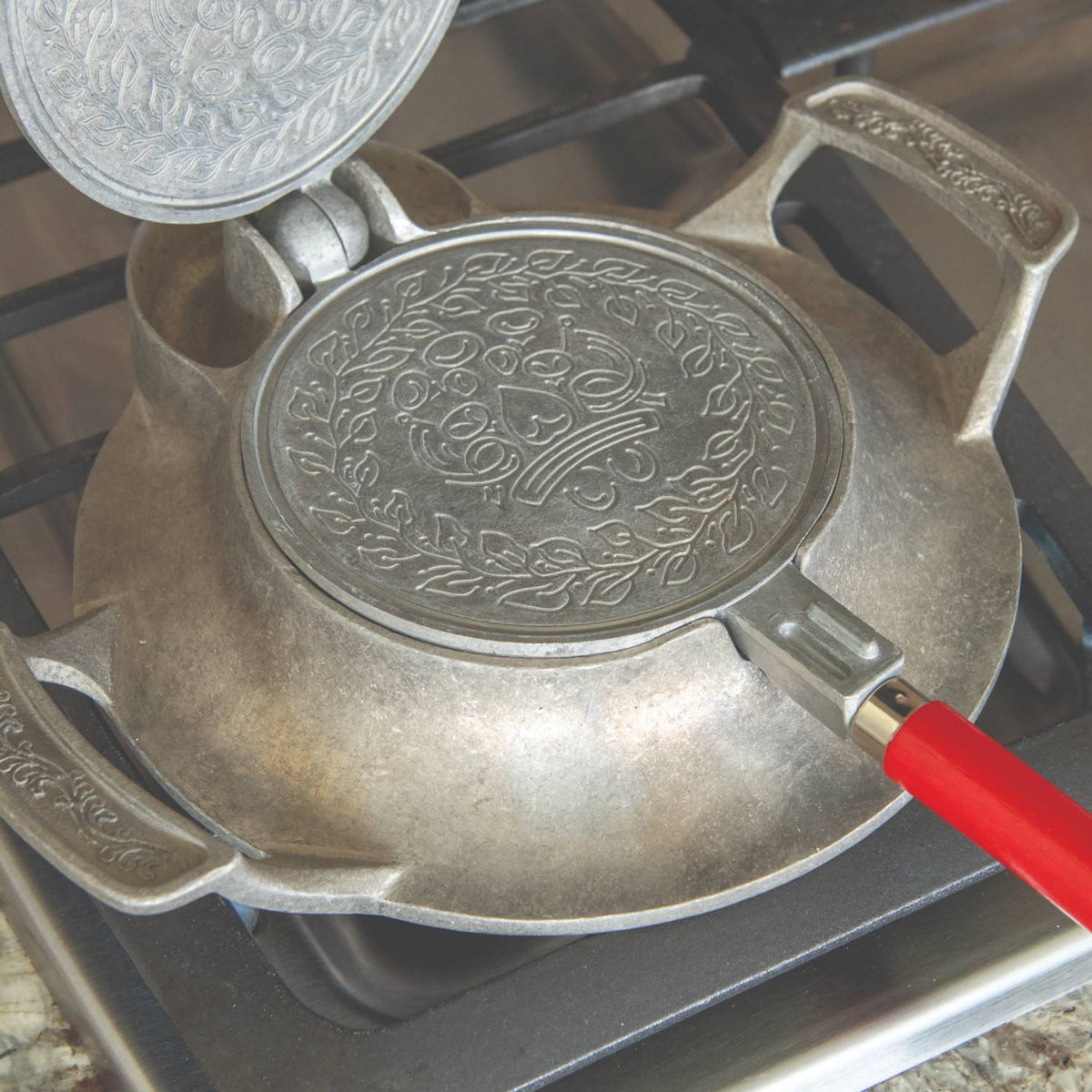 Stovetop Krumkake Iron/Pizzelle Maker