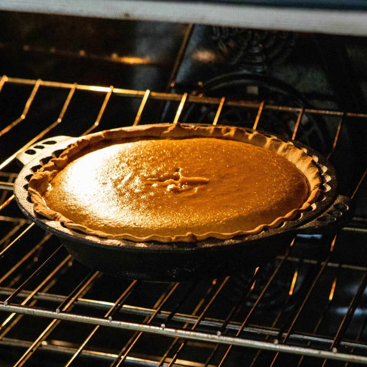 Lehman's Cast Iron Pie Pan with Crimped Edges