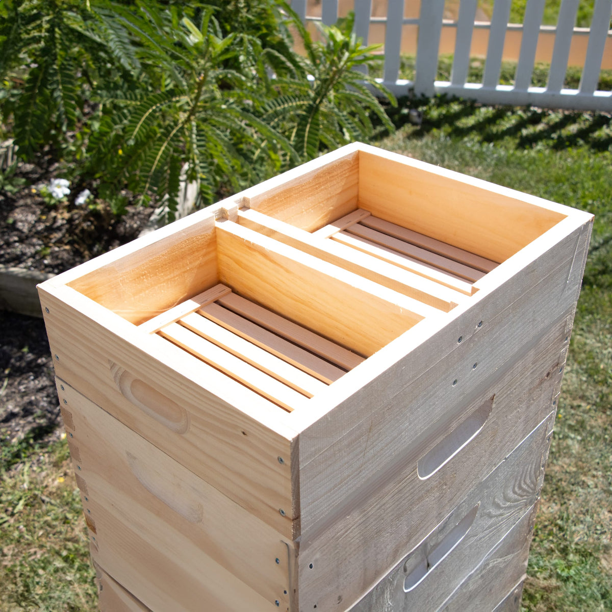 8-Frame Top Feeder for Hive with Floats