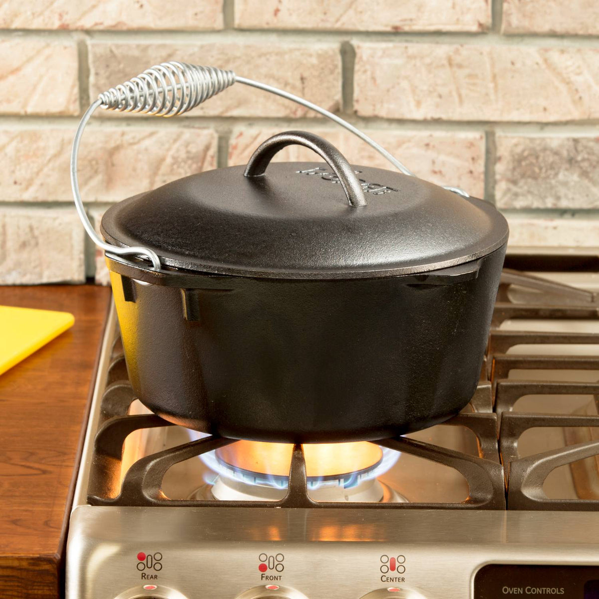 Lodge Logic Cast Iron Classic Dutch Ovens
