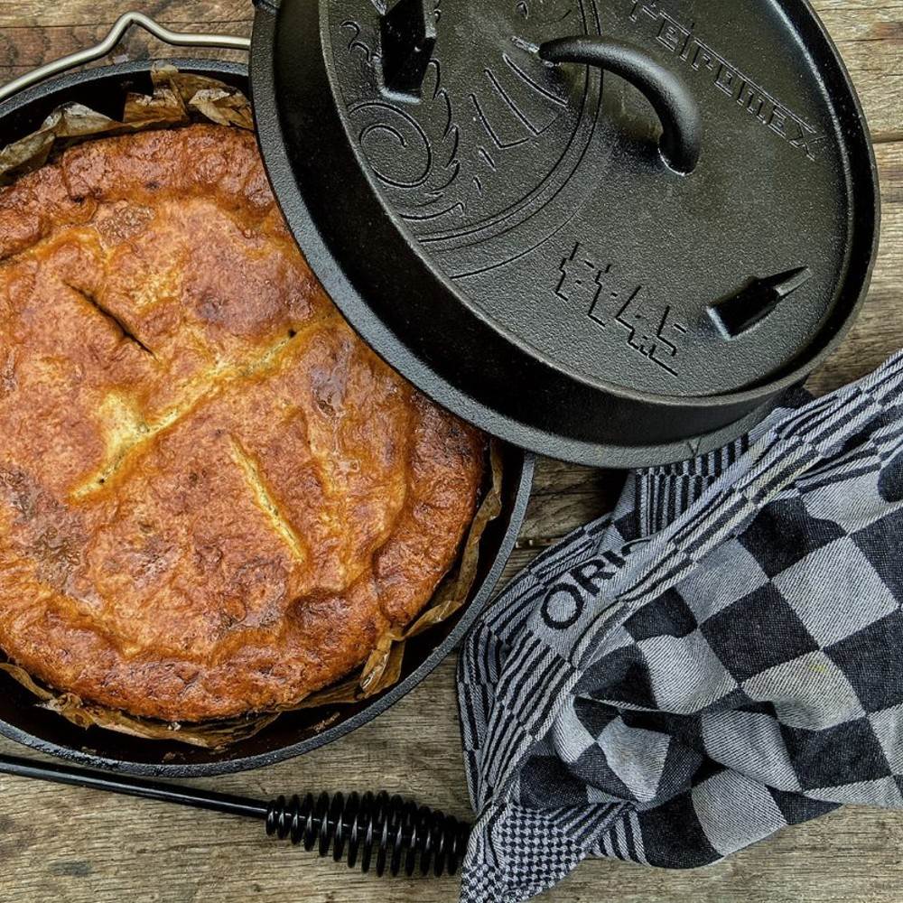 Petromax Cast Iron Dutch Oven with Legs