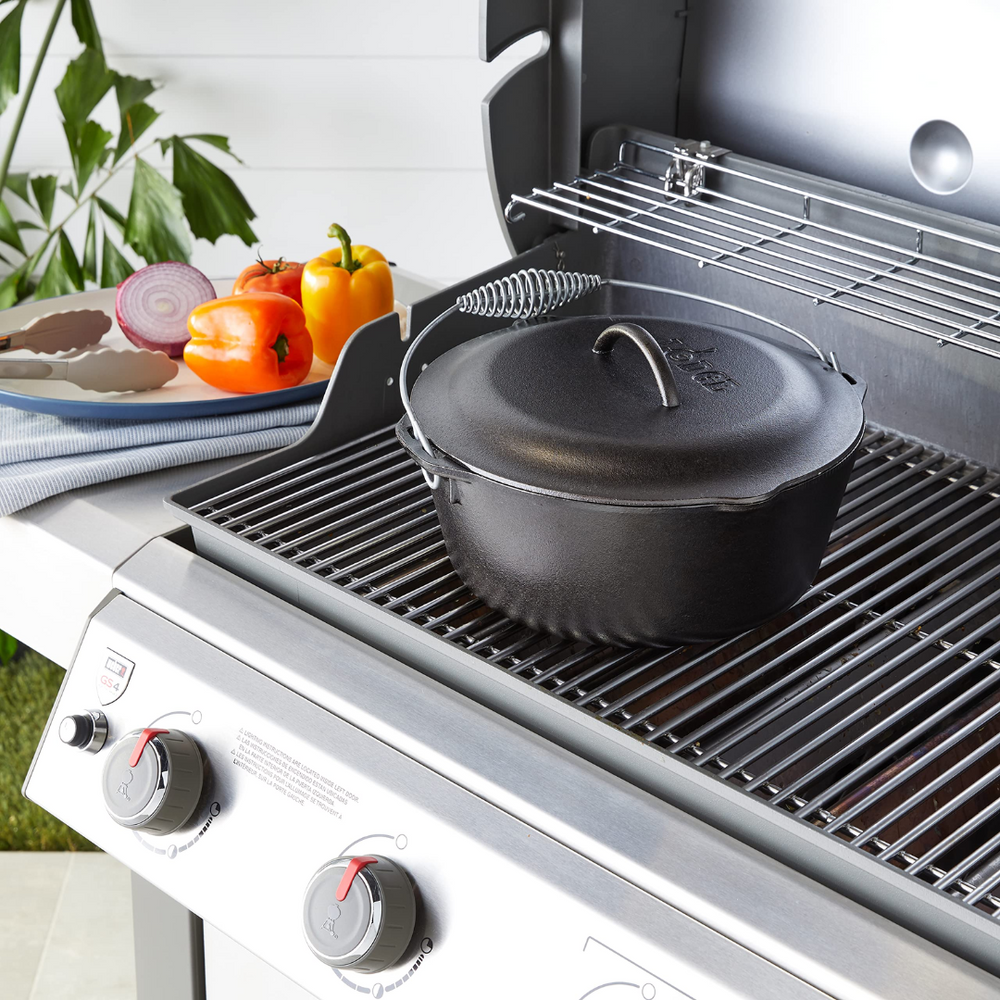 Lodge Logic Cast Iron Classic Dutch Ovens